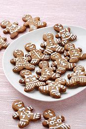 昨天是《生化危机8：村庄》发售两周年